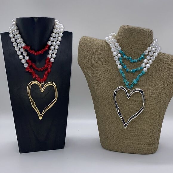 ✨🆕✨ Boho Exaggerated Heart Turquoise Decor Necklace✨ avail in Red + Blue✨ - Picture 4 of 15